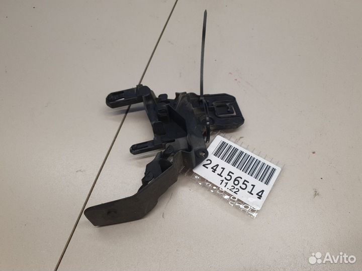 Кронштейн замка двери задний левый Mercedes C-klasse W205 2014