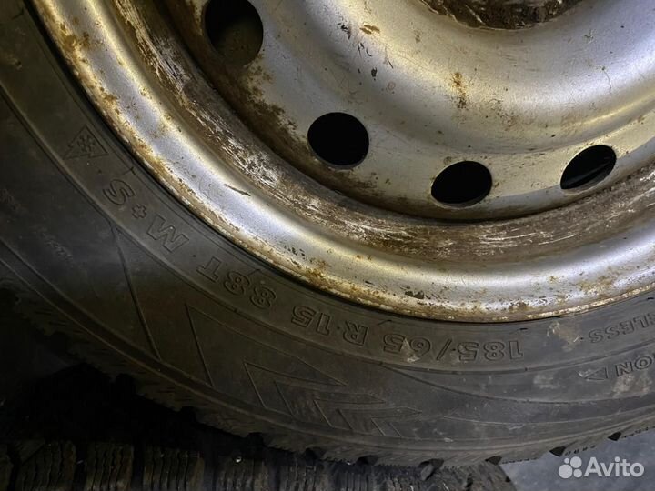 Nokian Tyres Hakkapeliitta 4 185/65 R15 88T