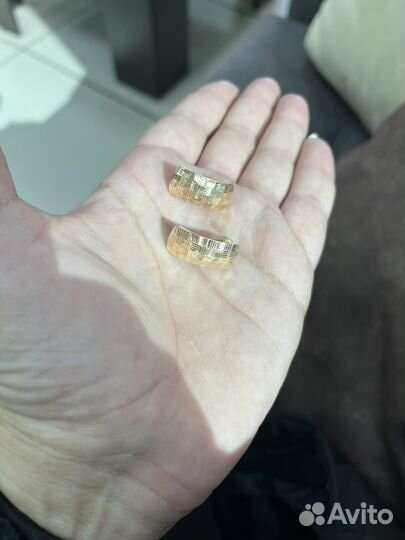 Золотые серьги