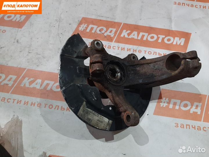 Кулак передний правый Volvo XC60 2010