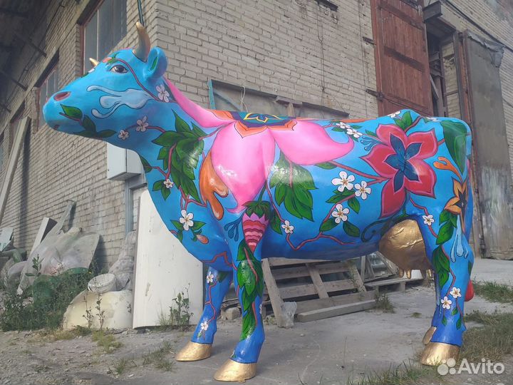 Корова садовая, скульптура