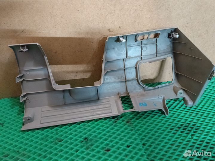 Накладка подрулевая Nissan Maxima A33