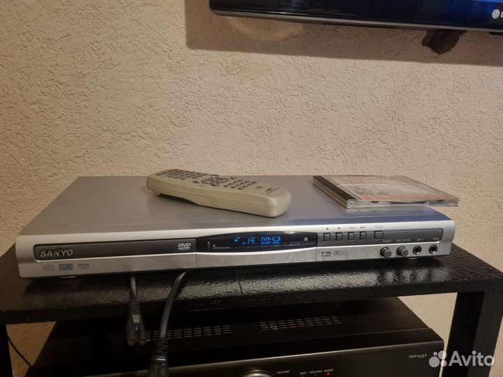 DVD плеер sanyo