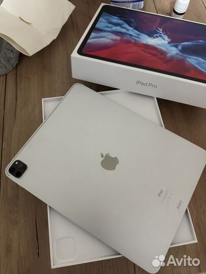 iPad pro 2020 12.9 256gb