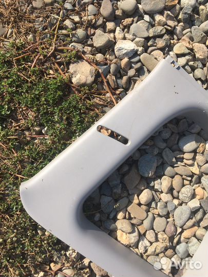 Toyota funcargo обшивка верхняя багажника