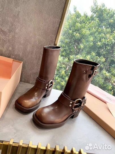 Сапоги женские кожаные Miu Miu