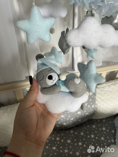 Мобиль из фетра с музыкой и держателем