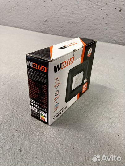 Светодиодный прожектор Wolta WFL-20W/06