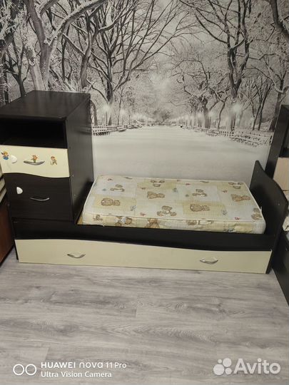 Детская кроватка