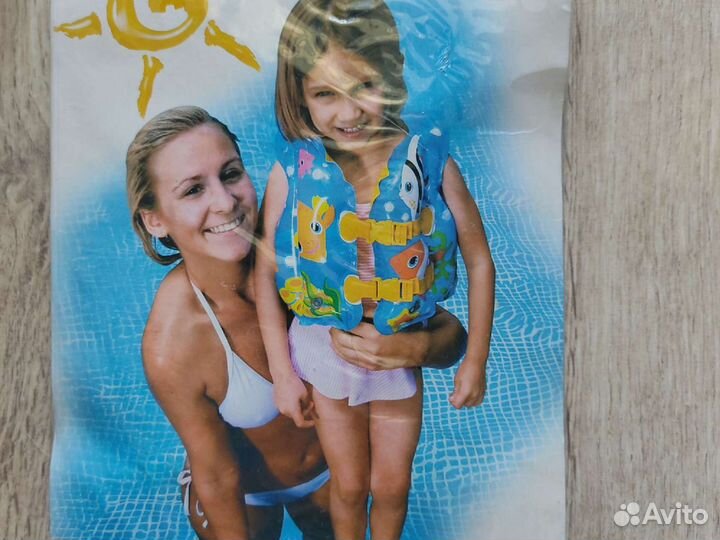 Жилет, нарукавники, мячи