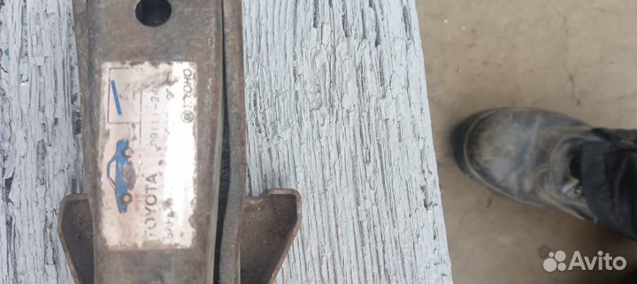 Домкрат Тойота б.у