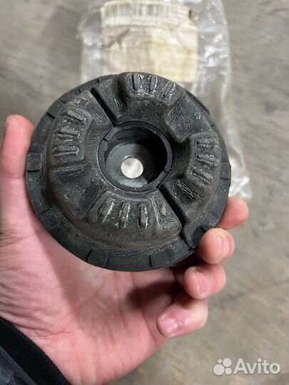 Опора амортизатора General Motors