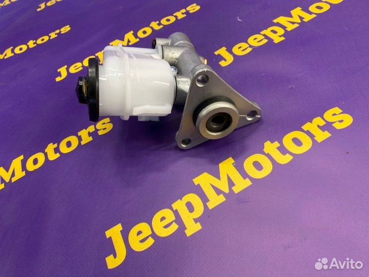 Главный тормозной цилиндр Toyota Corolla AE100