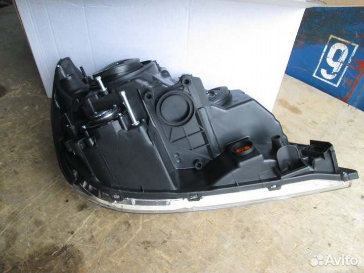 Фара левая Toyota Harrier ACU15