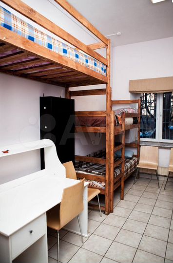 Комната 28 м² в 5-к., 1/1 эт.