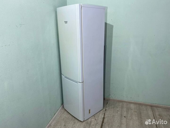 Холодильник Hotpoint-Ariston
