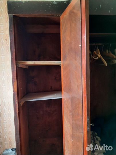 Шкаф платяной старинный