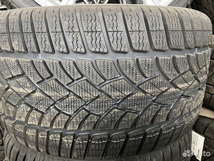 Dunlop SP Winter Sport 3D 235/35 R19 и 295/30 R19 91W