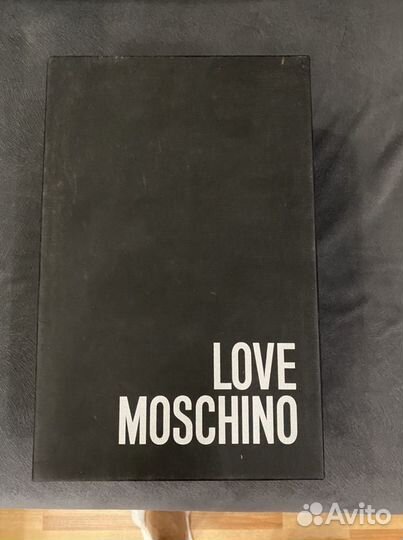 Босоножки moschino love