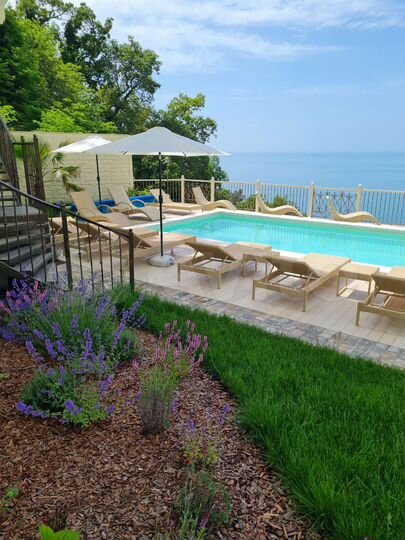 Дом 650 м² на участке 10 сот.