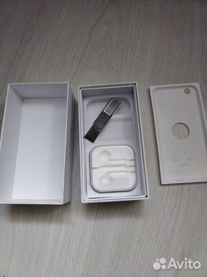 Коробка от iPhone 6 Space Gray