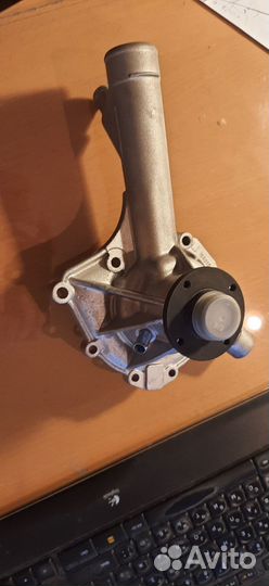 Водяной насос, помпа М111 W201, W124 W202 мерседес
