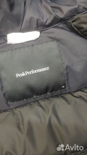 Пуховик женский зимний Peak performance