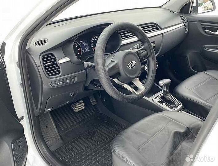 Женский водитель, работа на личном авто