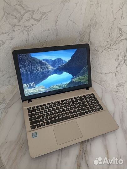 Ноутбук asus