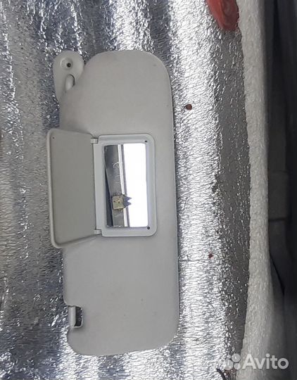 Козырёк Toyota Corolla правый