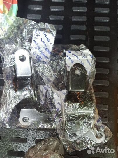 Задние сайлентблоки передних рычагов Epica