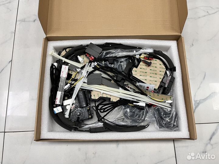 Доводчики дверей и багажника Toyota Land Cruiser