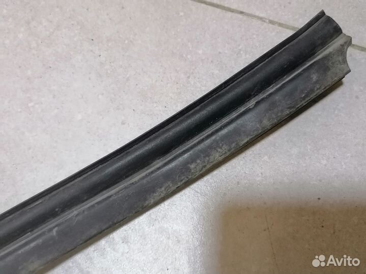 Уплотнитель капота Chery Amulet A15