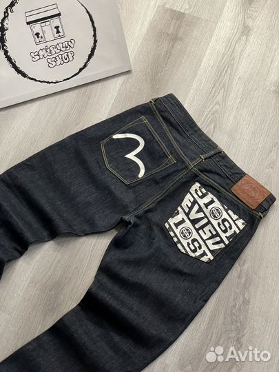 Джинсы evisu