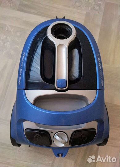 Пылесос Vitek VT-1886B с аквафильтром