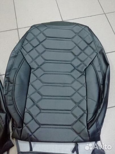 Автомобильные чехлы на Volkswagen Polo