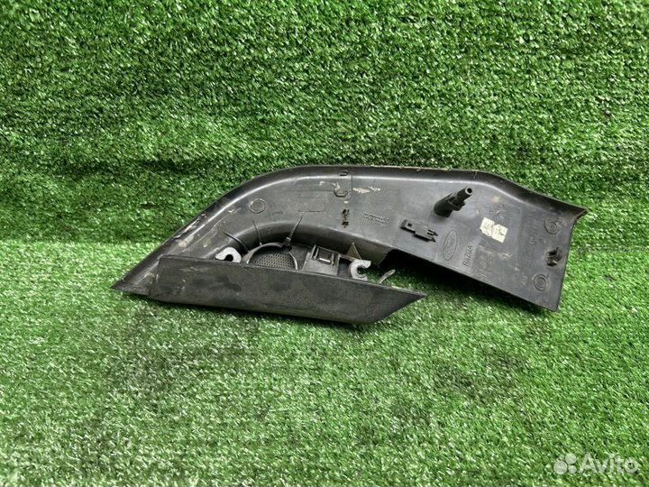 Накладка зеркала правого Ford Focus 2