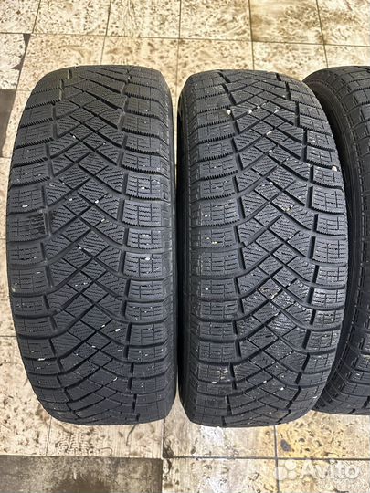Pirelli Ice Zero FR 215/65 R17 103T