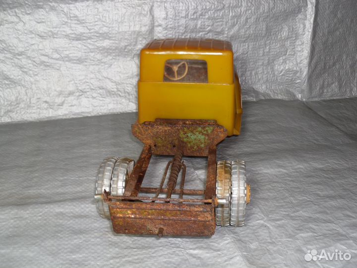 Игрушки СССР под восстановление.Грузовики