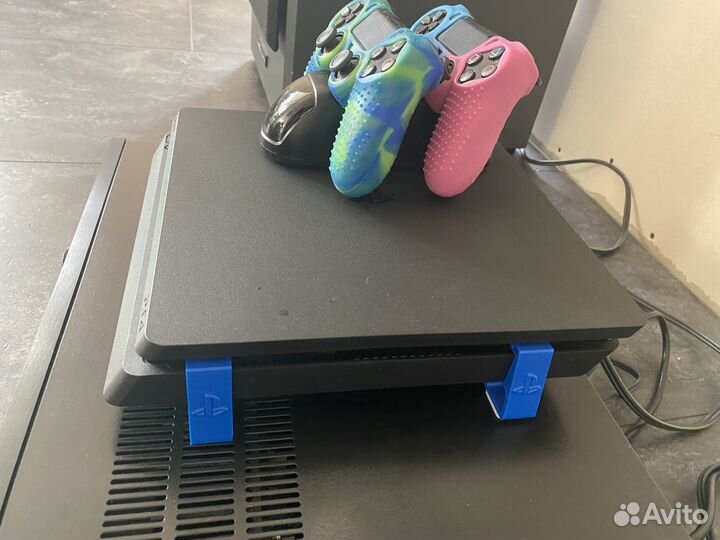 Sony PS4 4 slim 1tb + подписка + Knak 2