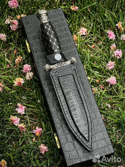Нож из дамасской стали на подарок