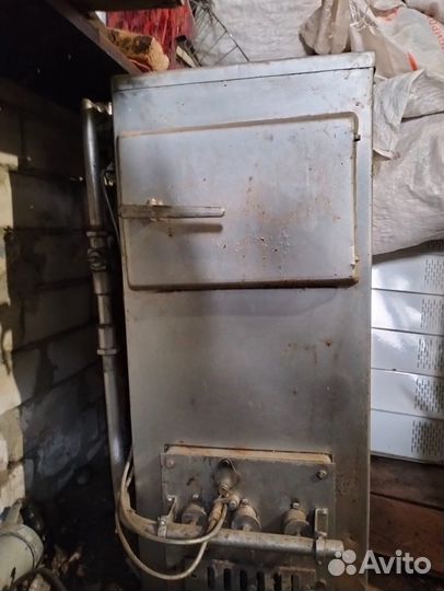 Твердотопливный котел под уголь, дрова, газ