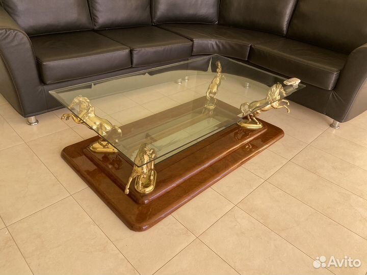 Итальянский стекляный журнал ный столик
