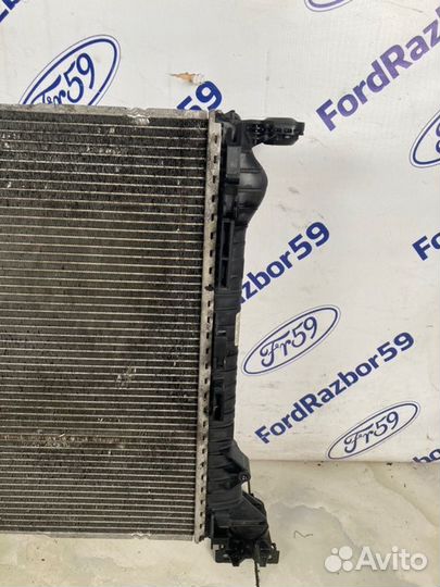 Радиатор двс Audi A4 B8 2010