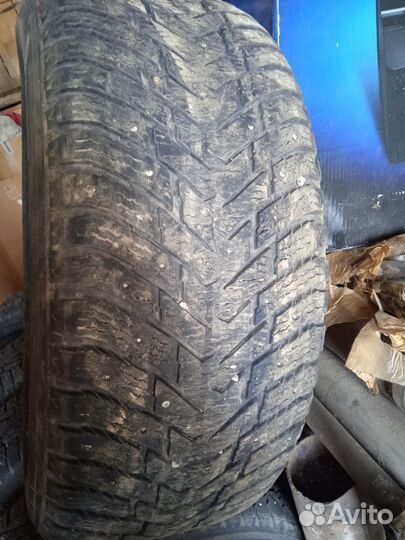 Nokian Tyres Hakkapeliitta 8 285/60 R18