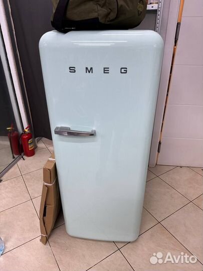 Холодильник smeg