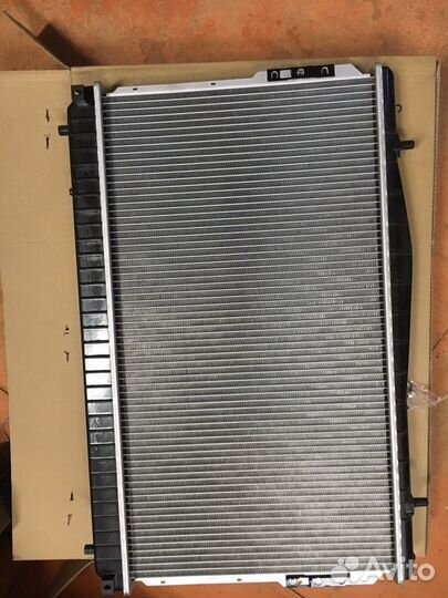 Радиатор охлаждения двигателя Chevrolet Lacetti