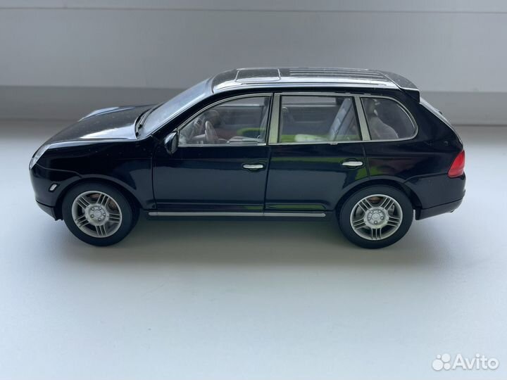 Porsche Cayenne S 1:24 Hongwell