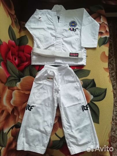 Добок для тхэквондо с белым поясом