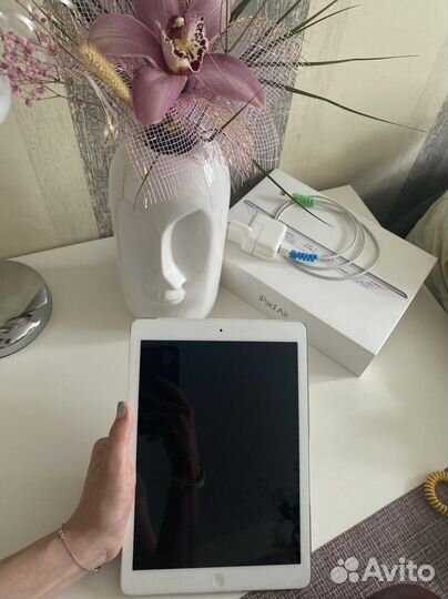 iPad Air 32gb Wi-Fi + SIM+Retina+ориг шнур,блок
